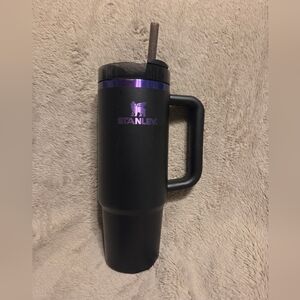 Stanley Black Tumbler Color Changes Logo 30oz EUC WILL COME WITH NEW STRAW.